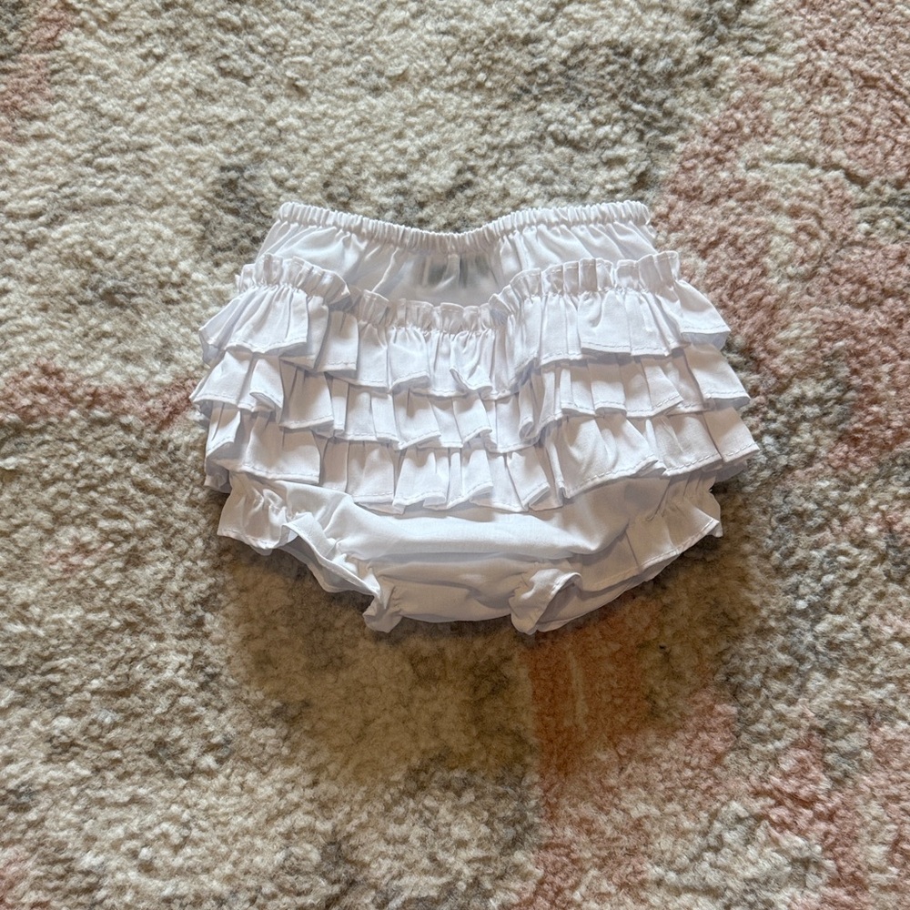 Feltman Brothers White Ruffle Baby Bloomers size NB-3m